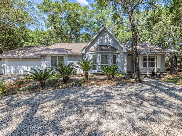 235 Hickory St, Freeport, FL 32439