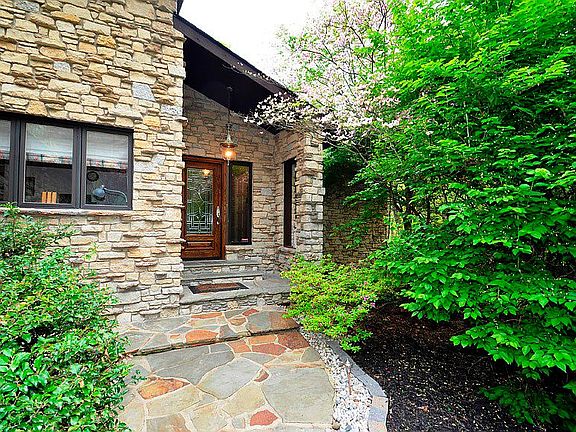 4th image of 8 Crooked Creek Ln