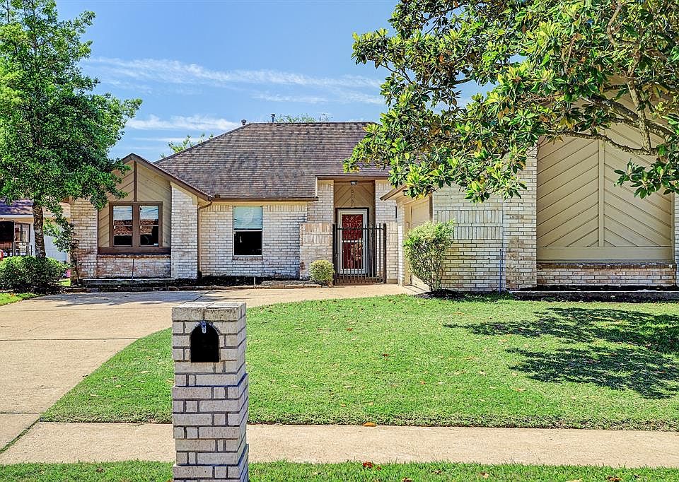 1st image of 505 Yorkshire Ct