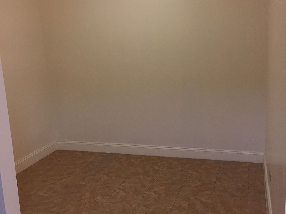 1st image of 3044 29th St APT 1R