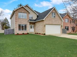 1S329 3rd St, Lombard, IL 60148