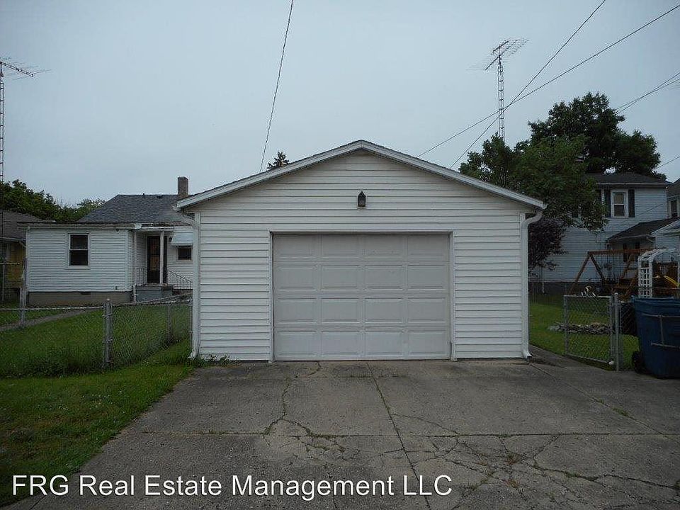 2nd image of 321 SW 2nd St