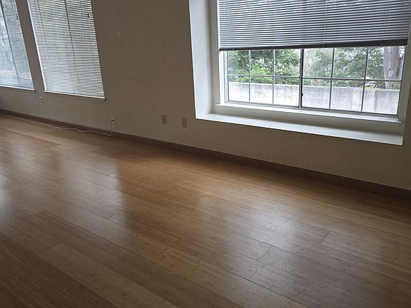5th image of 515 Westaire Blvd