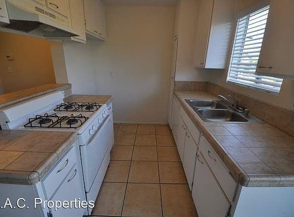 5th image of 11505 Riverside Dr APT 304