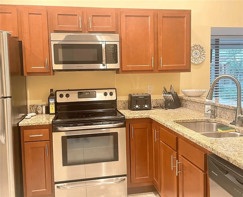 2 bed, 2.0 bath, 1080 sqft, $3,800 — Photo 3