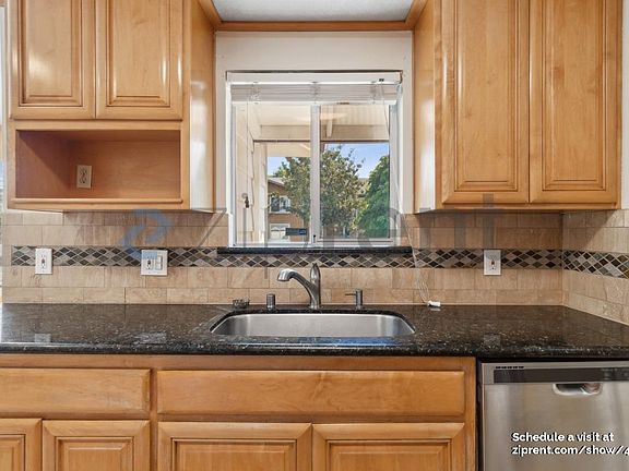 4th image of 792 Los Olivos Dr