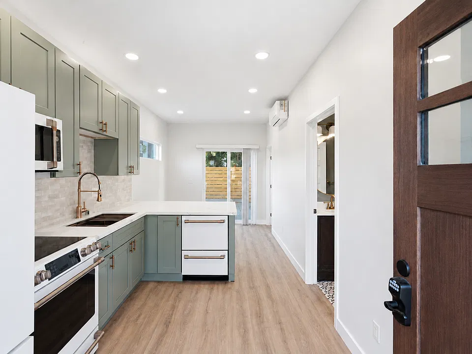 6213 Mesita Dr