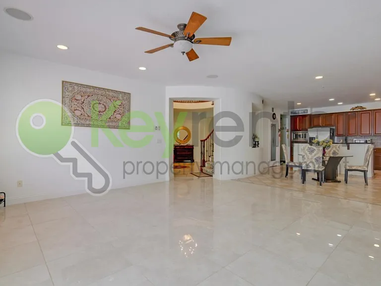 208 Otter Glen Ct — Photo 10