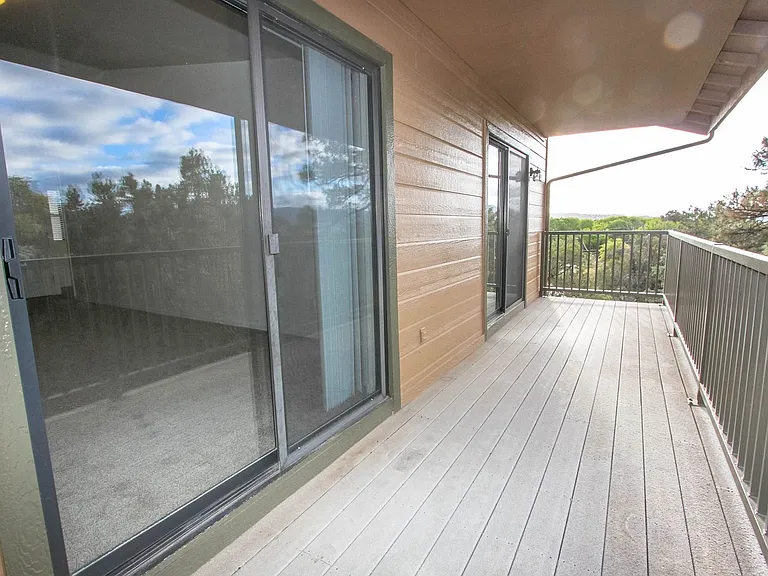 1060 Stratus Way — Photo 12