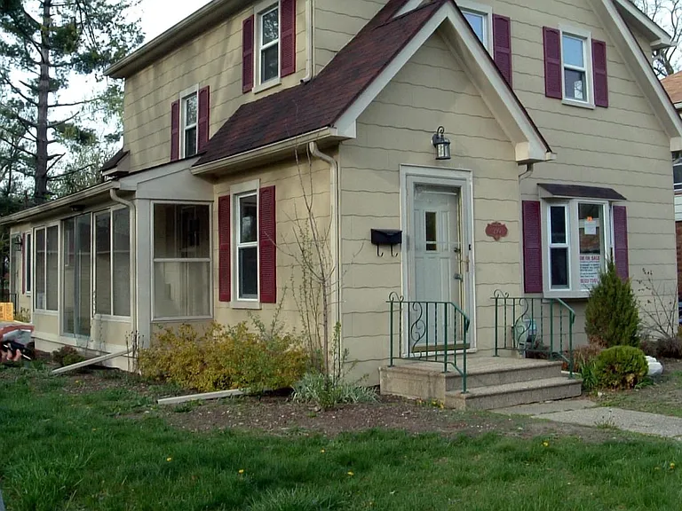 290 Voorheis St — Photo 1