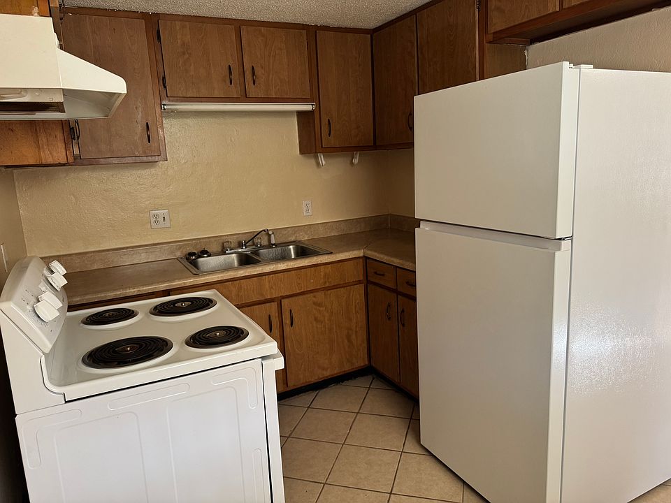 1st image of 402 Palm Blvd N APT A