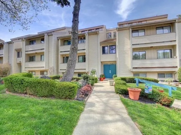 2205 Melrose Dr APT B, Champaign, IL 61820