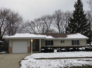 48 Evergreen St, Elk Grove Village, IL 60007