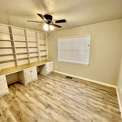5th image of 3215 Oakwood Dr