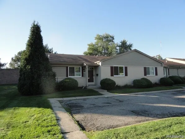 26005 Franklin Pointe Dr, Southfield, MI 48034