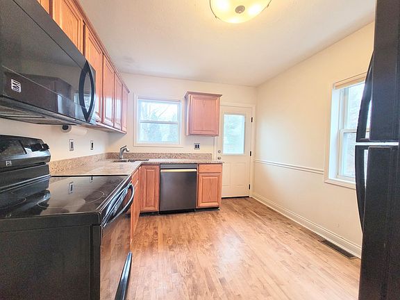 2nd image of 123 Morris Rd