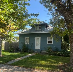 115 S Main St, Gwinner, ND, 58040