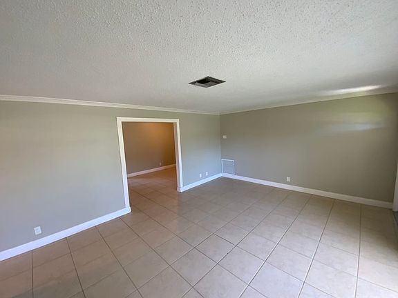 4th image of 3560 Coelebs Ave