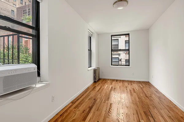 Rented by The Agency | media 13