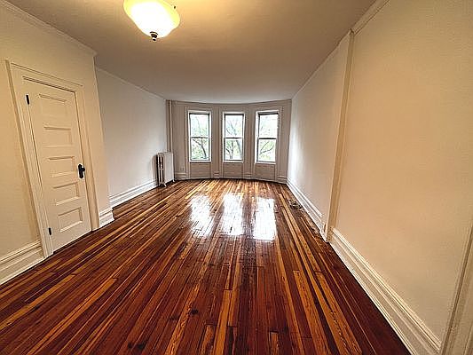 2nd image of 470 E 15th St #3R