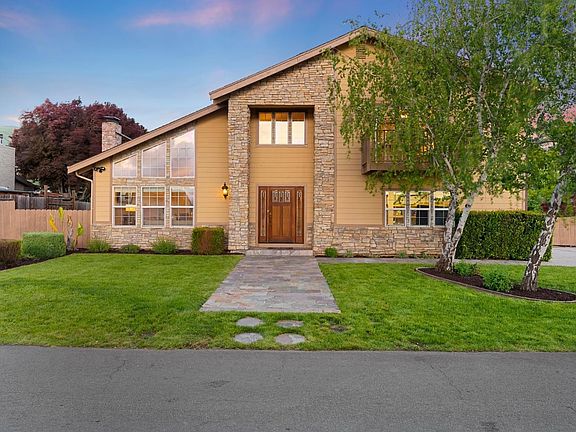 2nd image of 15785 Oakridge Ct