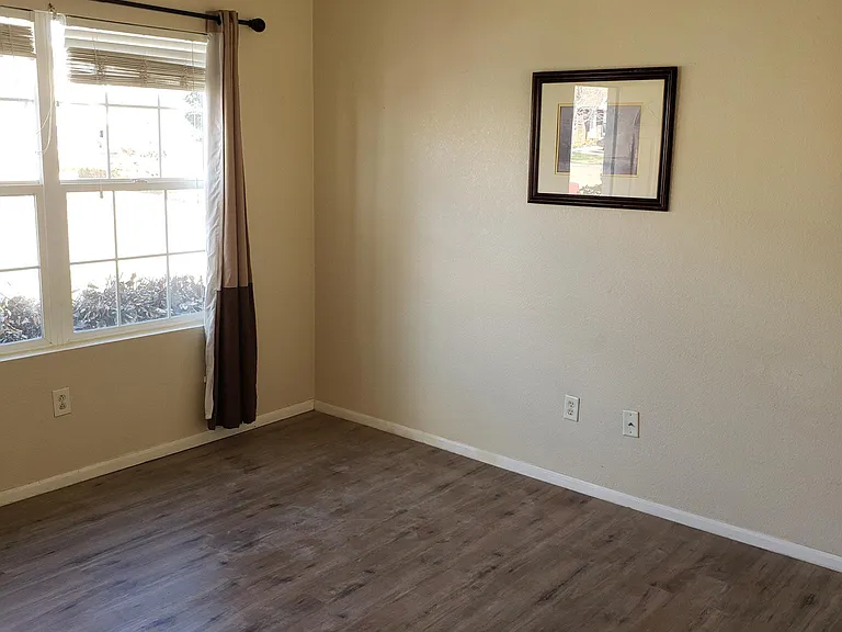 1758 Eagle St #F — Photo 12