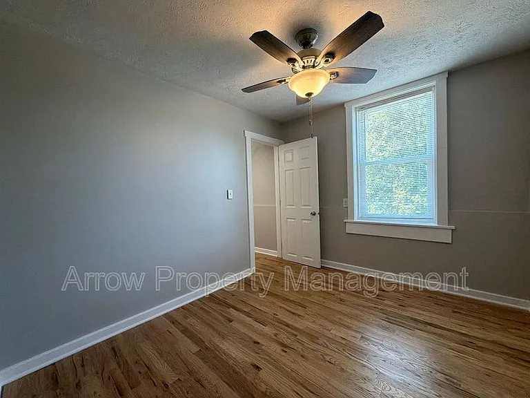 724 N 30th St — Photo 17