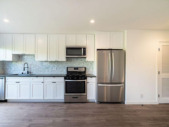 3rd image of 3168 Wabash Ave #9
