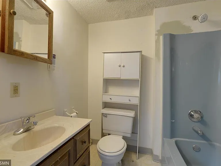 432 N Dewey St — Photo 4