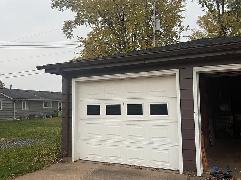 2819-2821 Richard Dr — Photo 15