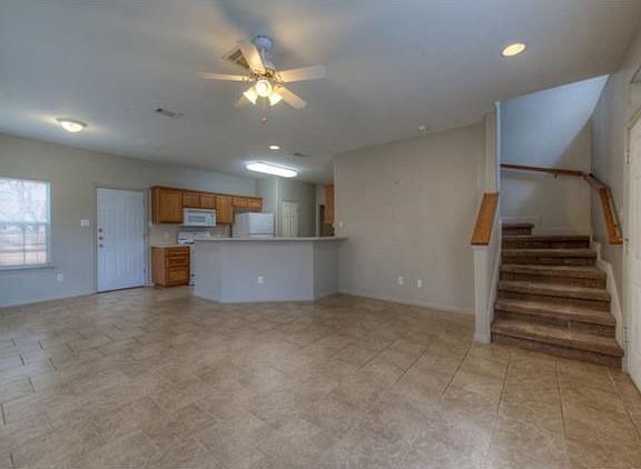 4th image of 2932 Thrushwood Dr #A