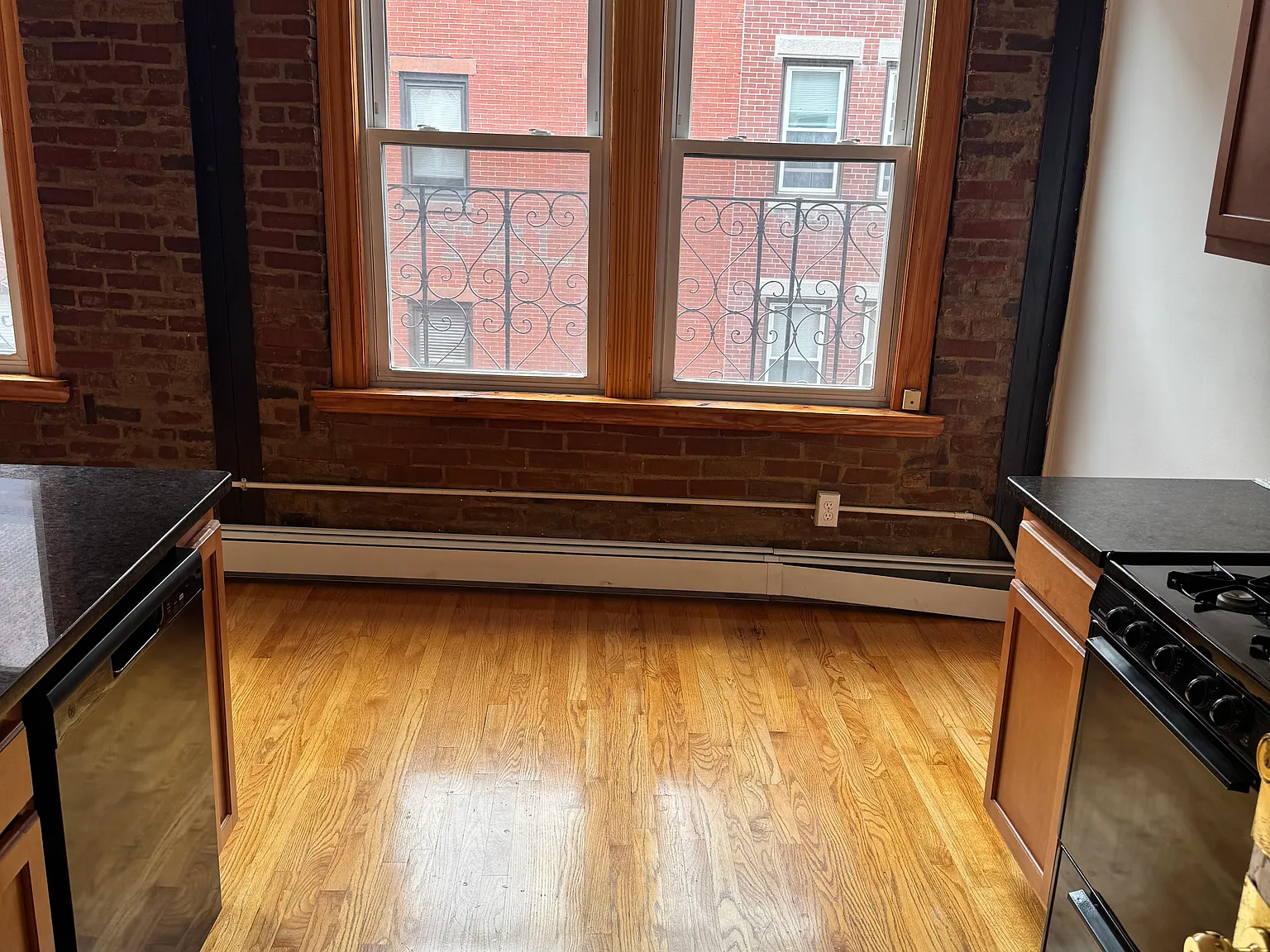 2 bed, 1.0 bath, $3,350 — Photo 2