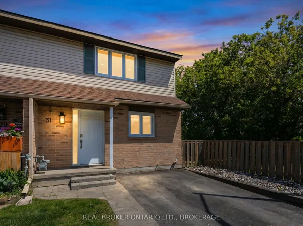 31 Coventry Cres, Kingston, ON K7M 7S1