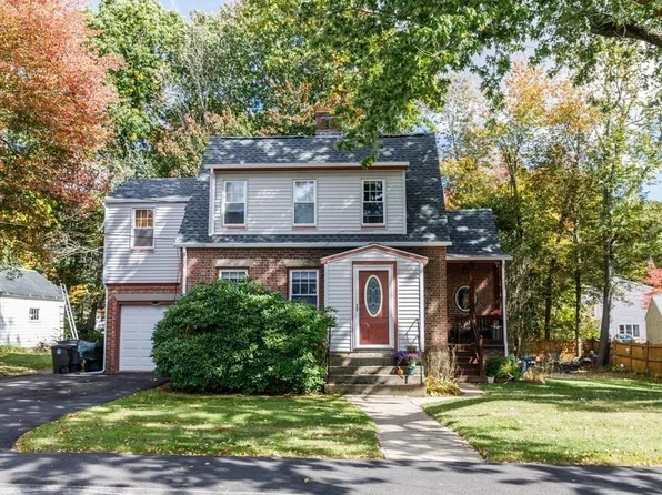 53 Elizabeth St, Gardner, MA 01440