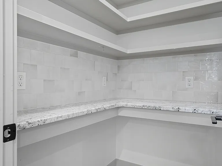 3921 S Madison Ave — Photo 5