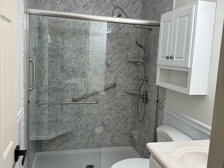 Private bathroom from bedroom 4