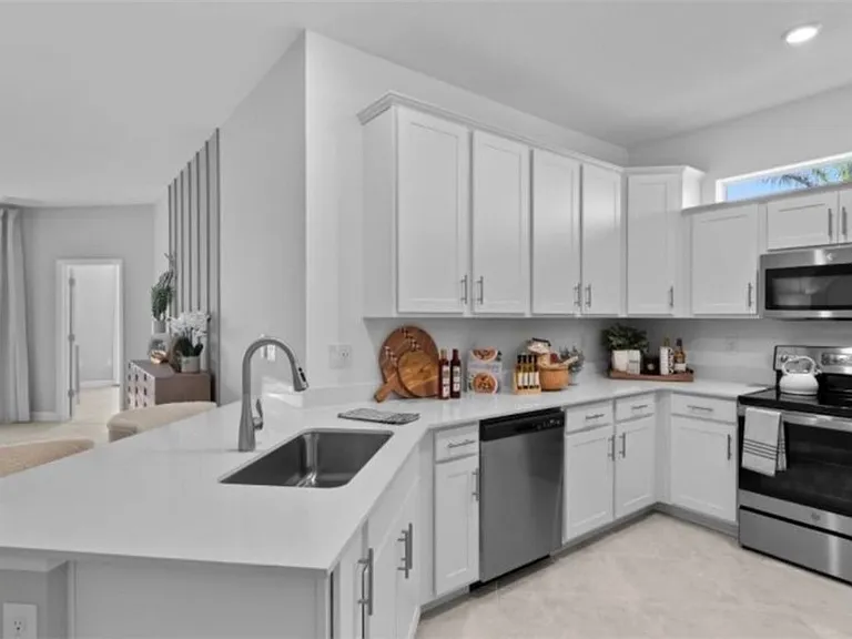 20517 Hazelnut Ct S — Photo 9