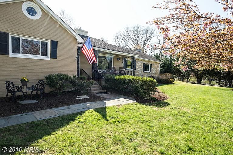 1st image of 3133 Robert Evans Dr