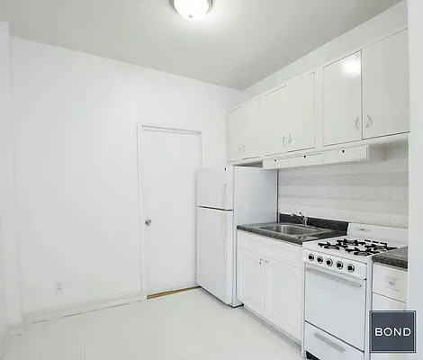 Rented by Bond New York | media 4