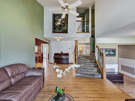 5th image of 1903 Albany Ct