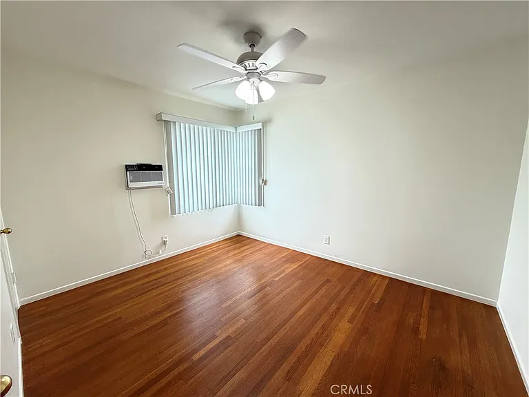 8665 S Chalmers Dr #4 — Photo 11
