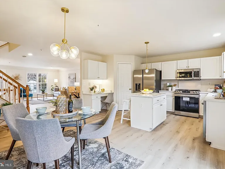 12407 Carters Grove Pl — Photo 4