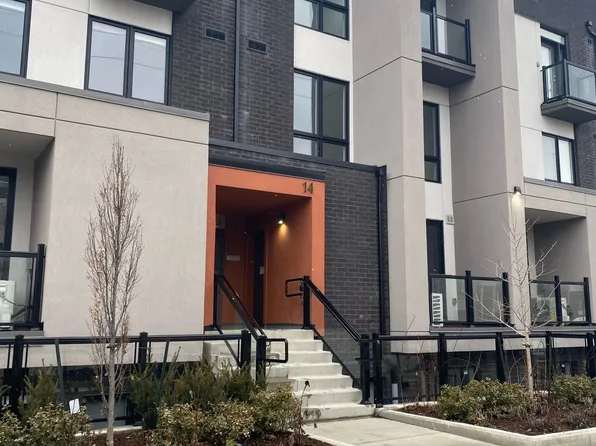 14 S Marquette Ave #6, Toronto, ON M6A 0E1