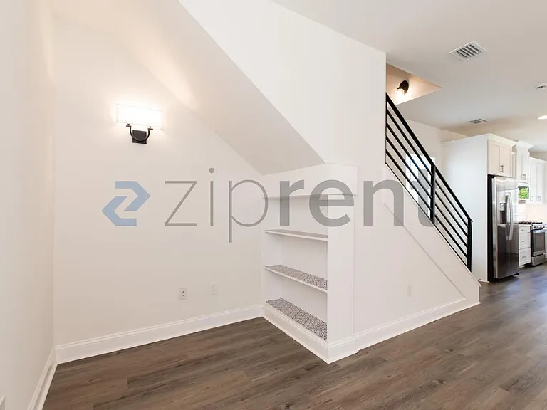 1402 Landon Hills Dr — Photo 9