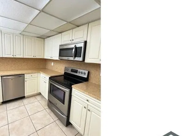 6930 NW 186th St APT 417, Hialeah, FL 33015