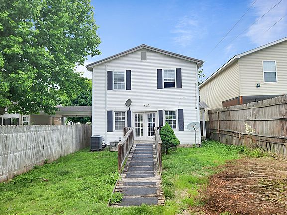 2nd image of 820 Walnut Ave