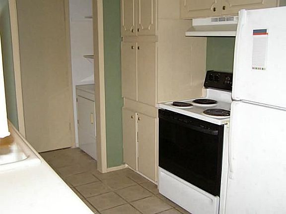5th image of 622 Cambridge Dr