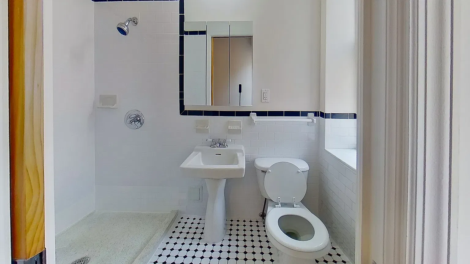 234 Thompson Street — Photo 4
