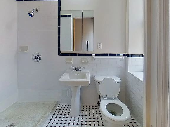 4th image of 234 Thompson St APT 32