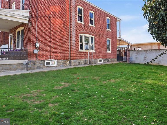 4th image of 875 Manor St